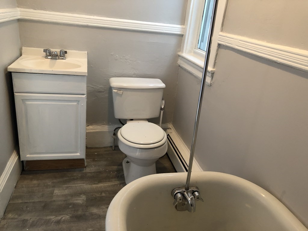 2 bed, 1 bath apartment for rent at 203 N Unit 1, Boston — photo 10 of 17