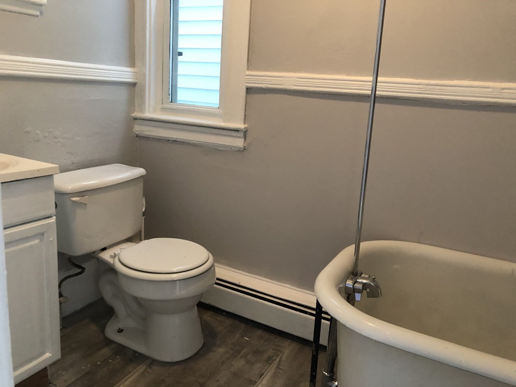 2 bed, 1 bath apartment for rent at 203 N Unit 1, Boston — photo 11 of 17