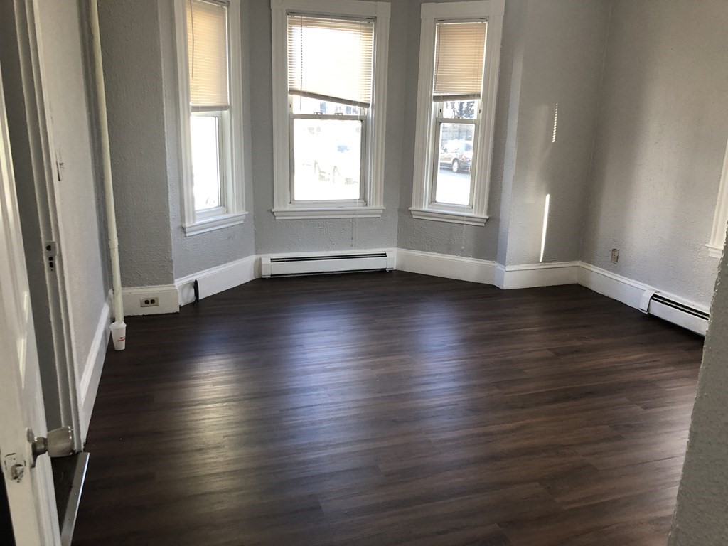 2 bed, 1 bath apartment for rent at 203 N Unit 1, Boston — photo 4 of 17