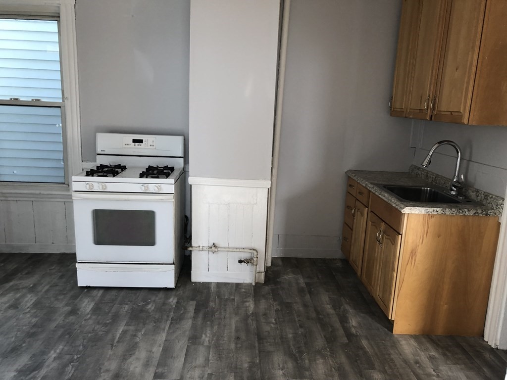 2 bed, 1 bath apartment for rent at 203 N Unit 1, Boston — photo 2 of 17