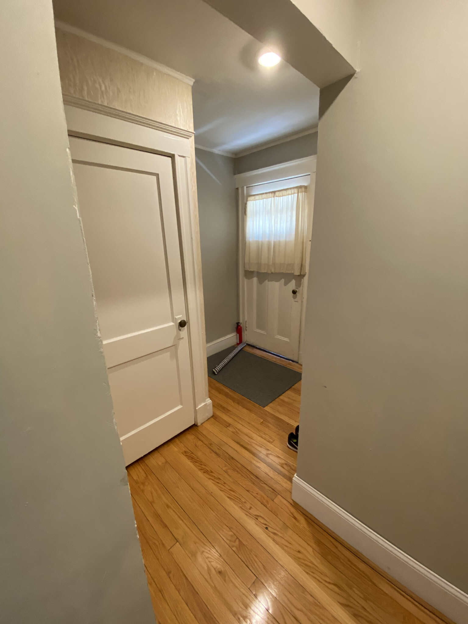 3 bed, 1 bath apartment for rent at 203 South St Unit 1, Banks Square — photo 11 of 12