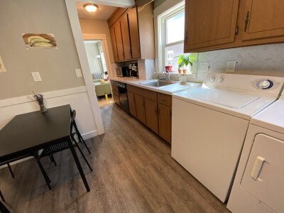 3 bed, 1 bath apartment for rent at 203 South St Unit 1, Banks Square — photo 5 of 12