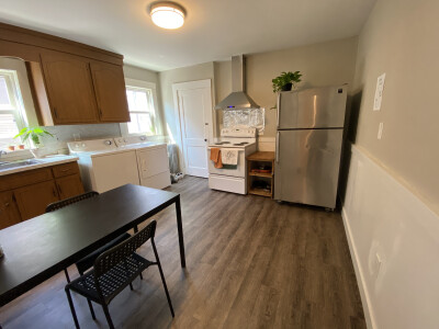 3 bed, 1 bath apartment for rent at 203 South St Unit 1, Banks Square — photo 4 of 12