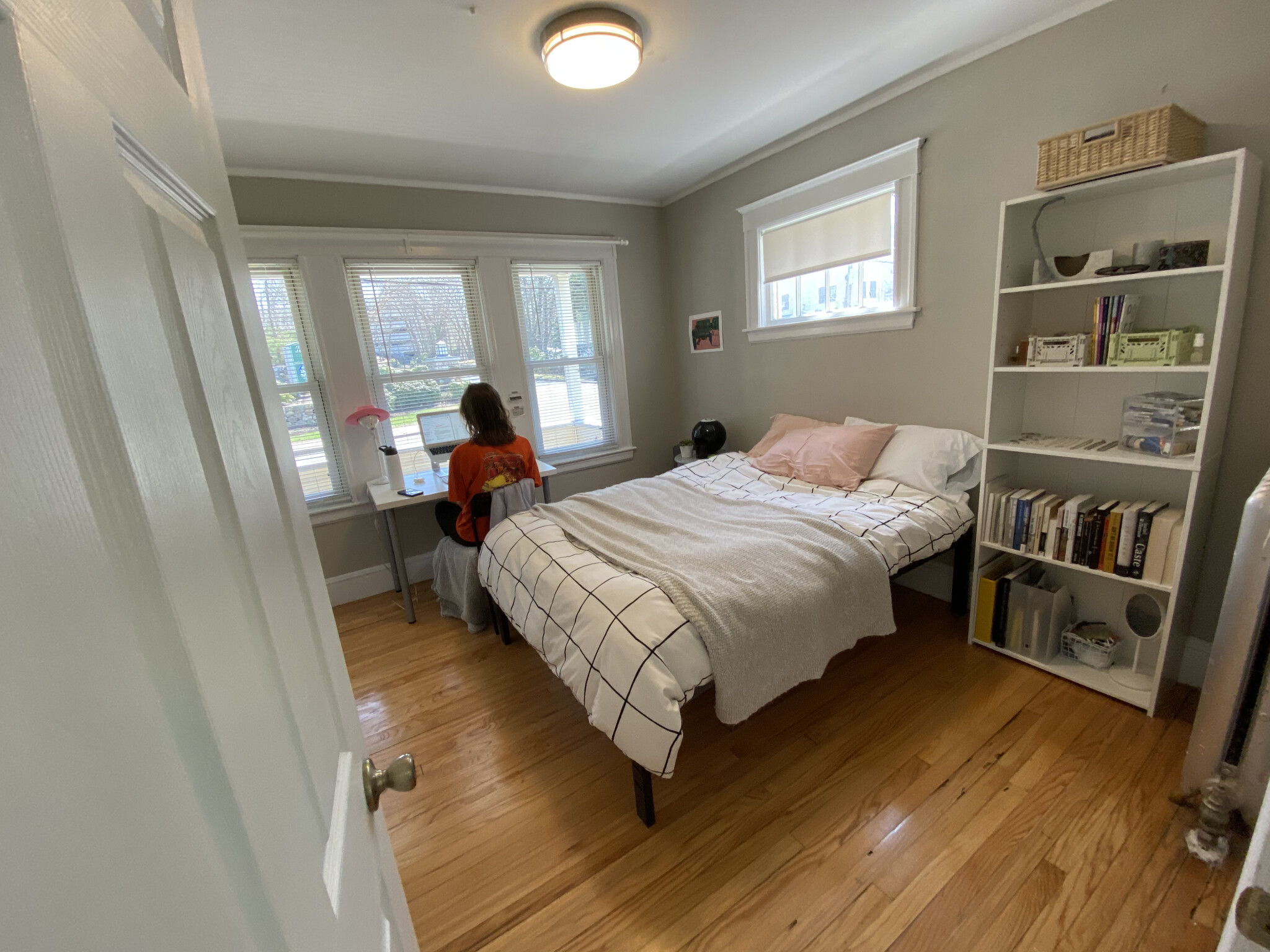 3 bed, 1 bath apartment for rent at 203 South St Unit 1, Banks Square — photo 8 of 12