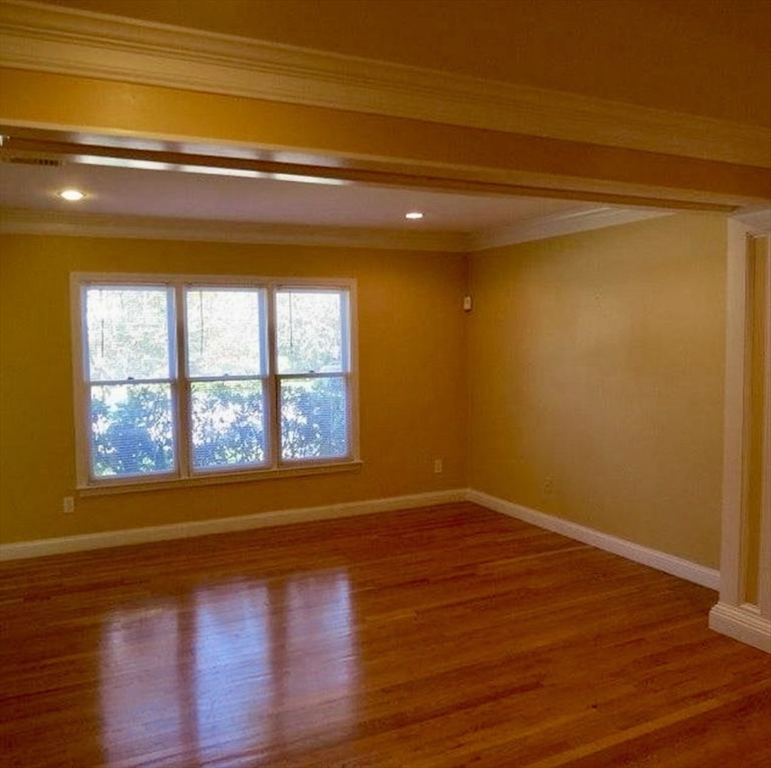 5 bed, 3 bath apartment for rent at 203 Spiers Rd Unit 203, Newton — photo 10 of 11