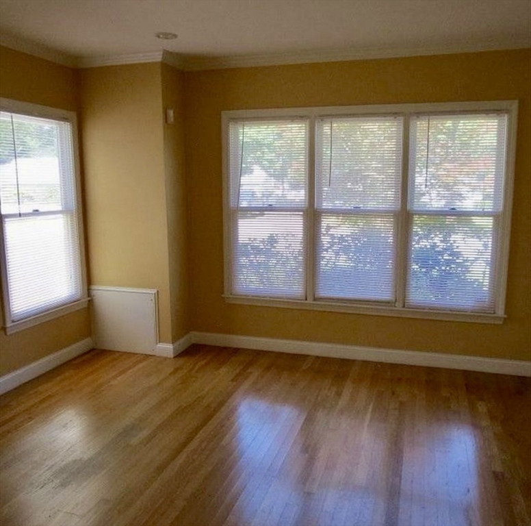 5 bed, 3 bath apartment for rent at 203 Spiers Rd Unit 203, Newton — photo 9 of 11