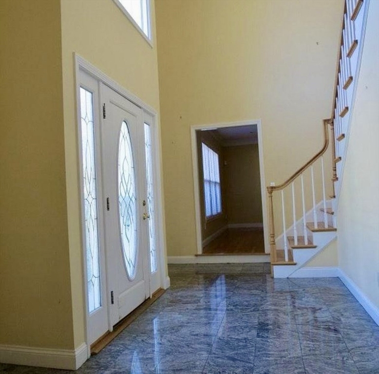 5 bed, 3 bath apartment for rent at 203 Spiers Rd Unit 203, Newton — photo 2 of 11