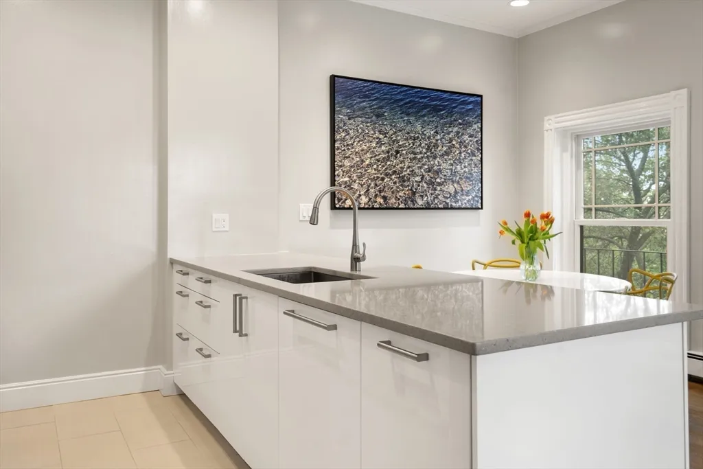 3 bed, 2 bath apartment for rent at 203 Saint Botolph St Unit 4, Back Bay — photo 3 of 14