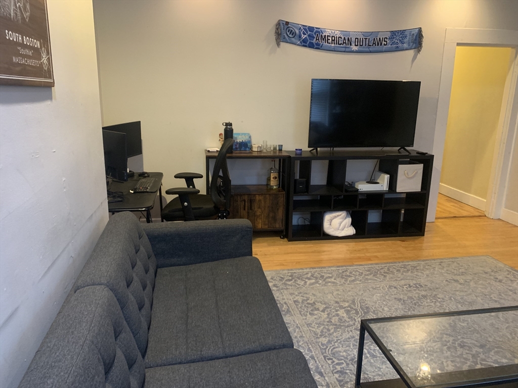 2 bed, 1 bath apartment for rent at 203 West 5th Unit 1, South Boston — photo 10 of 10