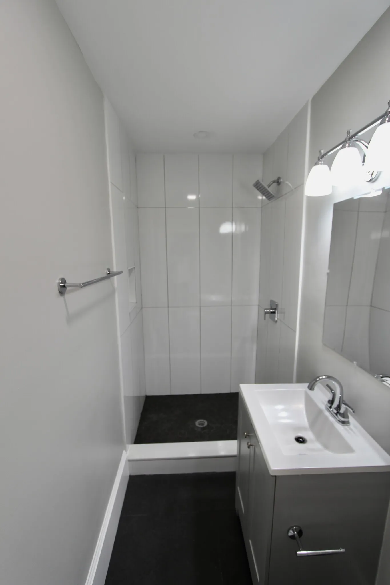 4 bed, 2 bath apartment for rent at 203 Westville St Unit 2, Dorchester — photo 3 of 9