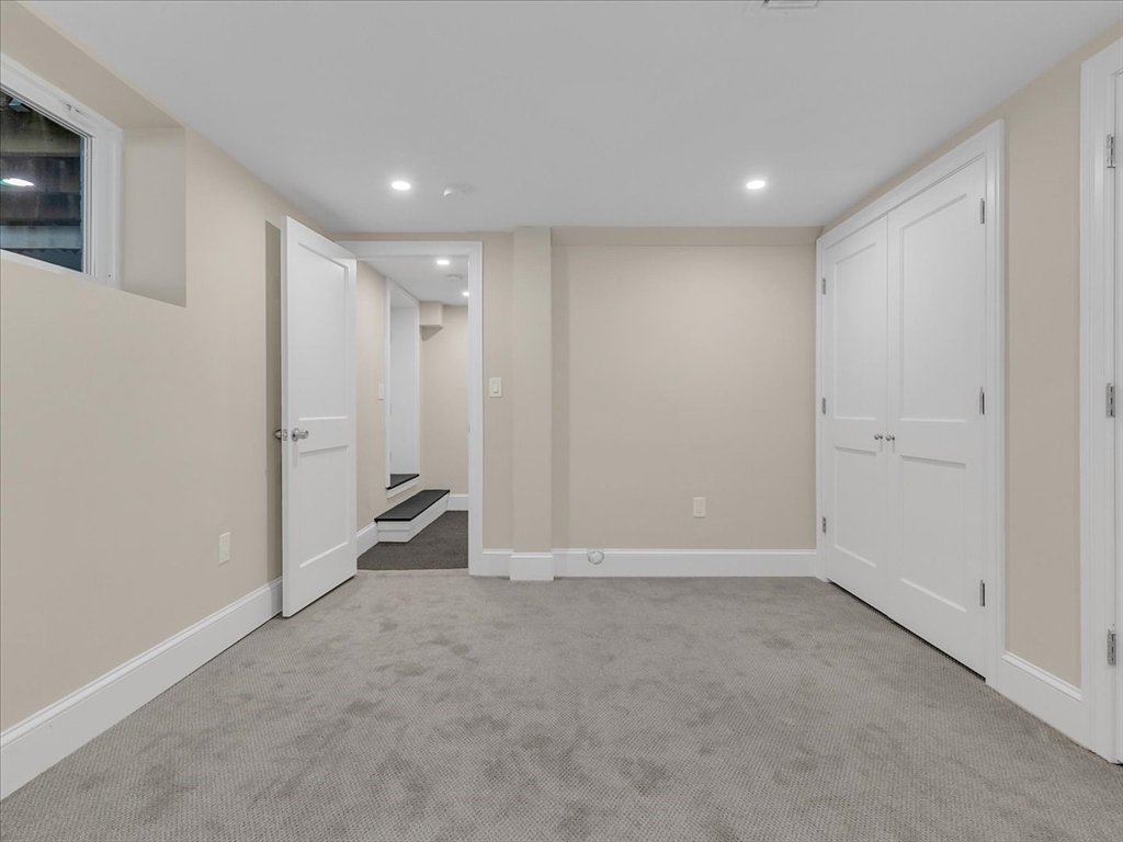 5 bed, 3 bath apartment for rent at 2031 Commonwealth Ave Unit 1, Newton — photo 21 of 35