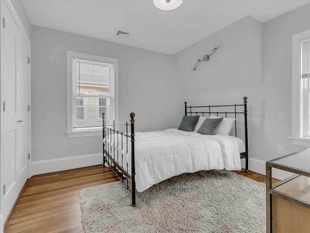 5 bed, 3 bath apartment for rent at 2031 Commonwealth Ave Unit 1, Newton — photo 26 of 35