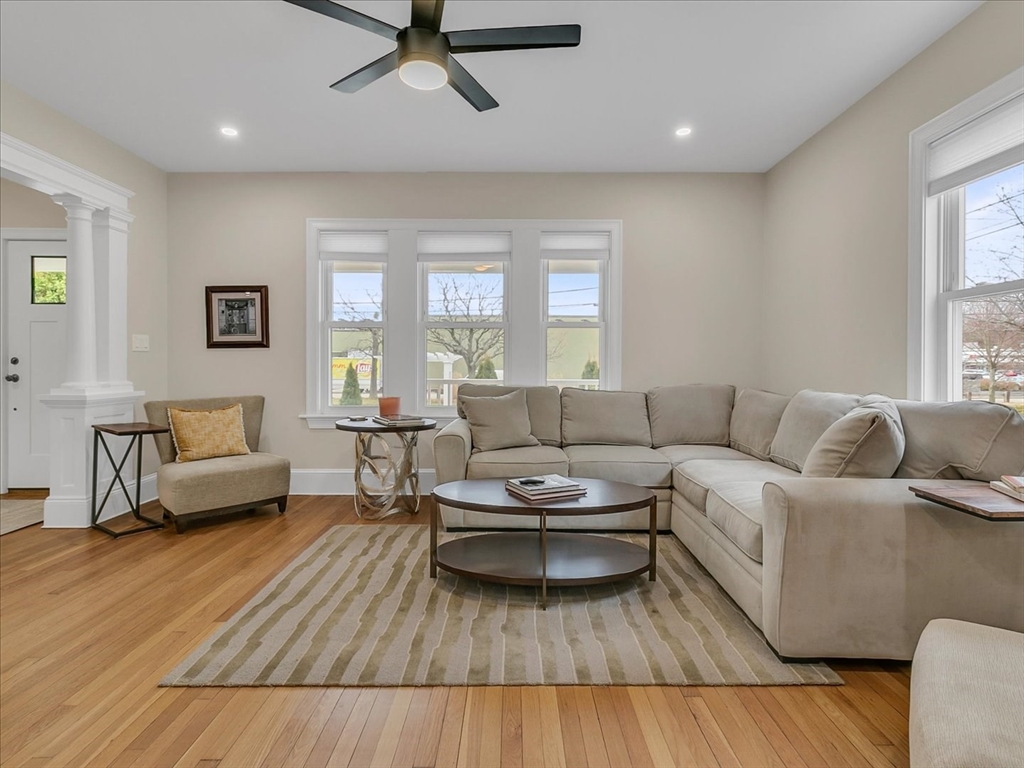 5 bed, 3 bath apartment for rent at 2031 Commonwealth Ave Unit 1, Newton — photo 6 of 35
