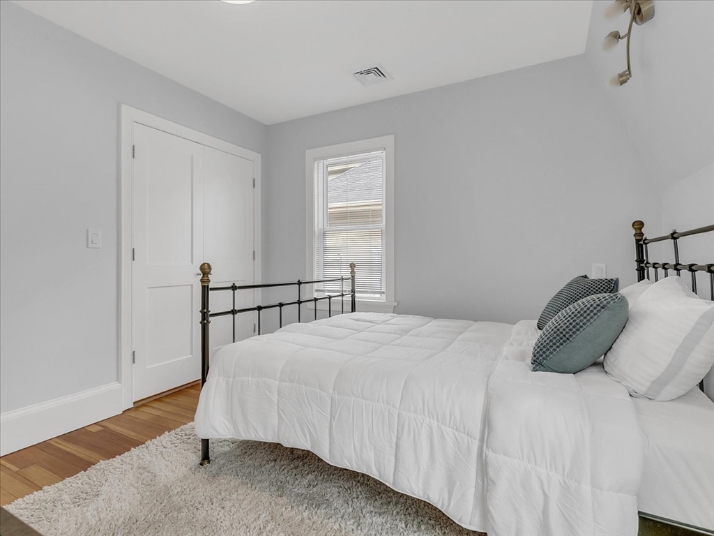 5 bed, 3 bath apartment for rent at 2031 Commonwealth Ave Unit 1, Newton — photo 27 of 35