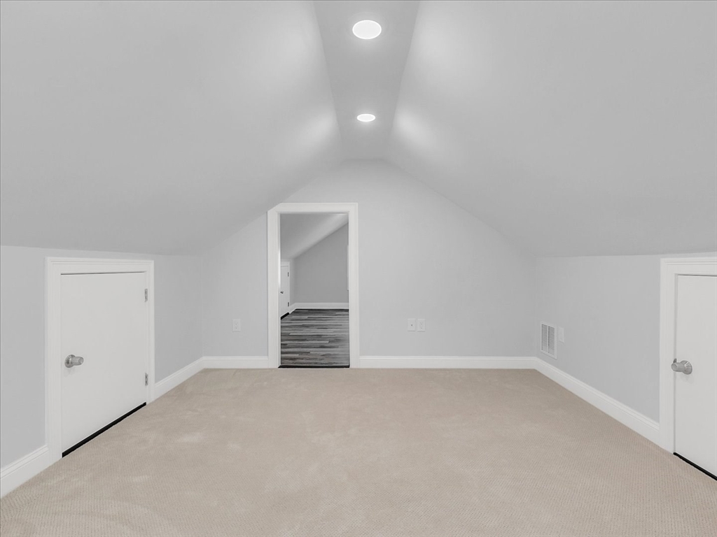 5 bed, 3 bath apartment for rent at 2031 Commonwealth Ave Unit 1, Newton — photo 31 of 35