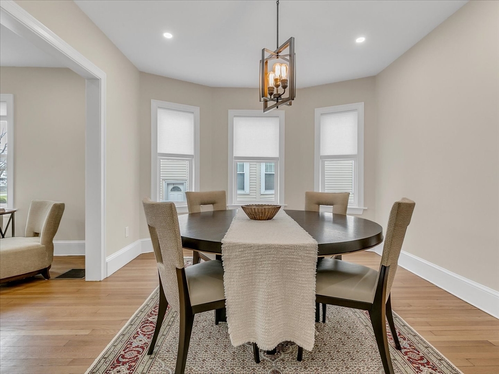 5 bed, 3 bath apartment for rent at 2031 Commonwealth Ave Unit 1, Newton — photo 9 of 35