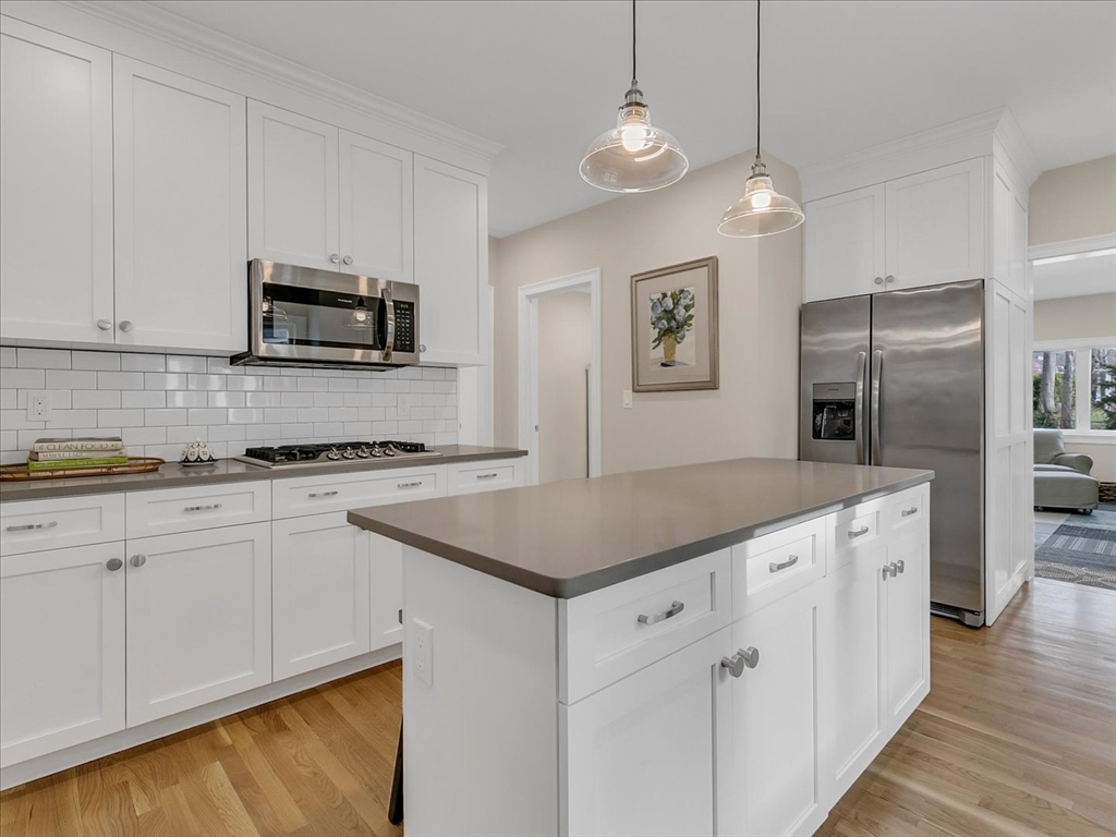 5 bed, 3 bath apartment for rent at 2031 Commonwealth Ave Unit 1, Newton — photo 12 of 35