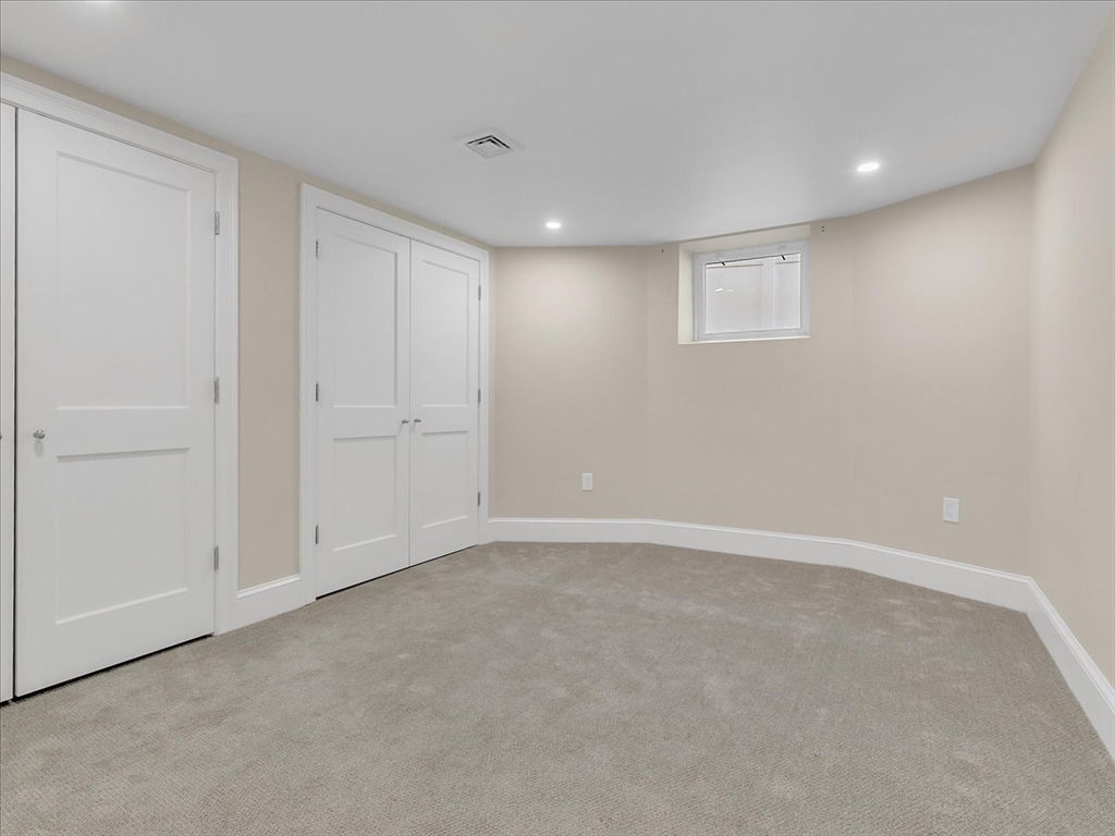 5 bed, 3 bath apartment for rent at 2031 Commonwealth Ave Unit 1, Newton — photo 20 of 35