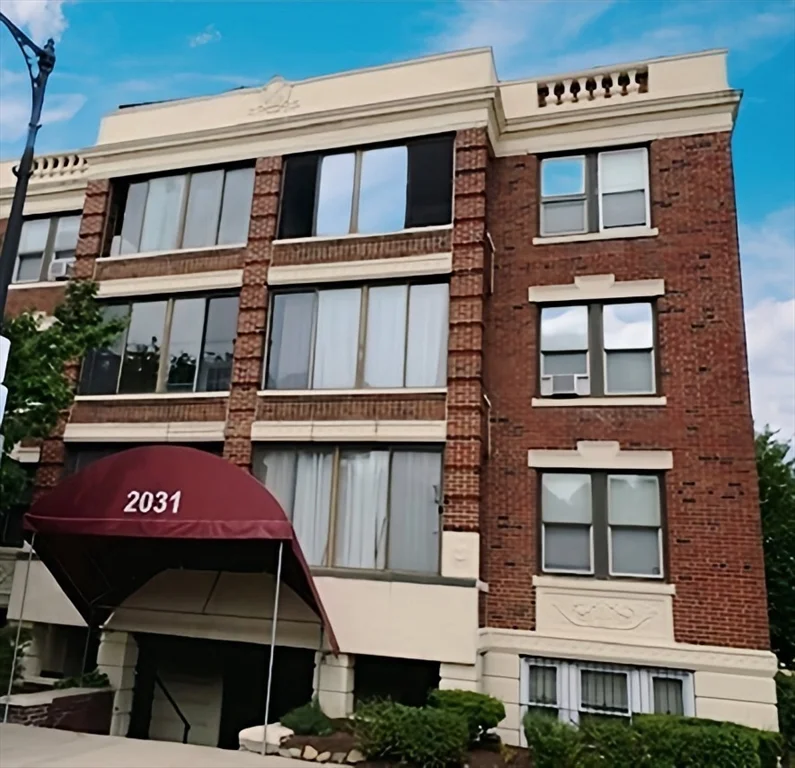 1 bed, 1 bath apartment for rent at 2031 Commonwealth Ave Unit 15, Brighton — photo 1 of 12