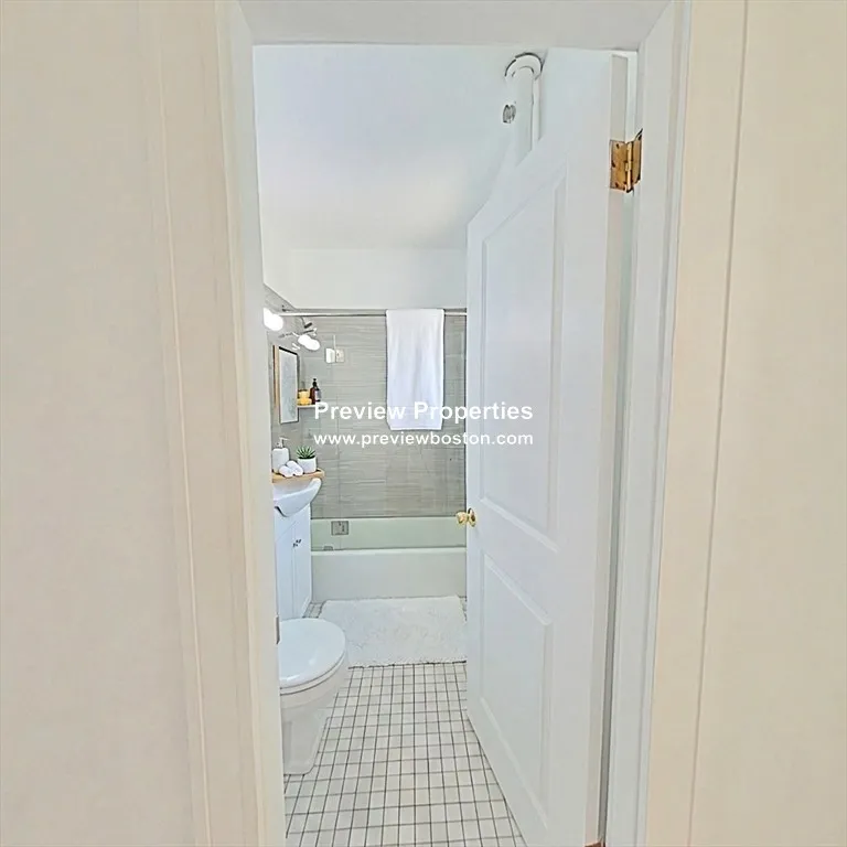 1 bed, 1 bath apartment for rent at 2031 Commonwealth Ave Unit 16P, Brighton — photo 22 of 29
