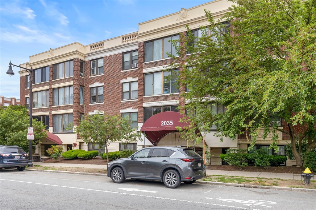 1 bed, 1 bath apartment for rent at 2035 Commonwealth Ave Unit 11, Brighton — photo 13 of 14