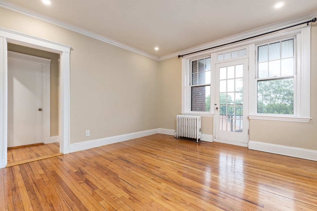 1 bed, 1 bath apartment for rent at 2035 Commonwealth Ave Unit 11, Brighton — photo 1 of 14