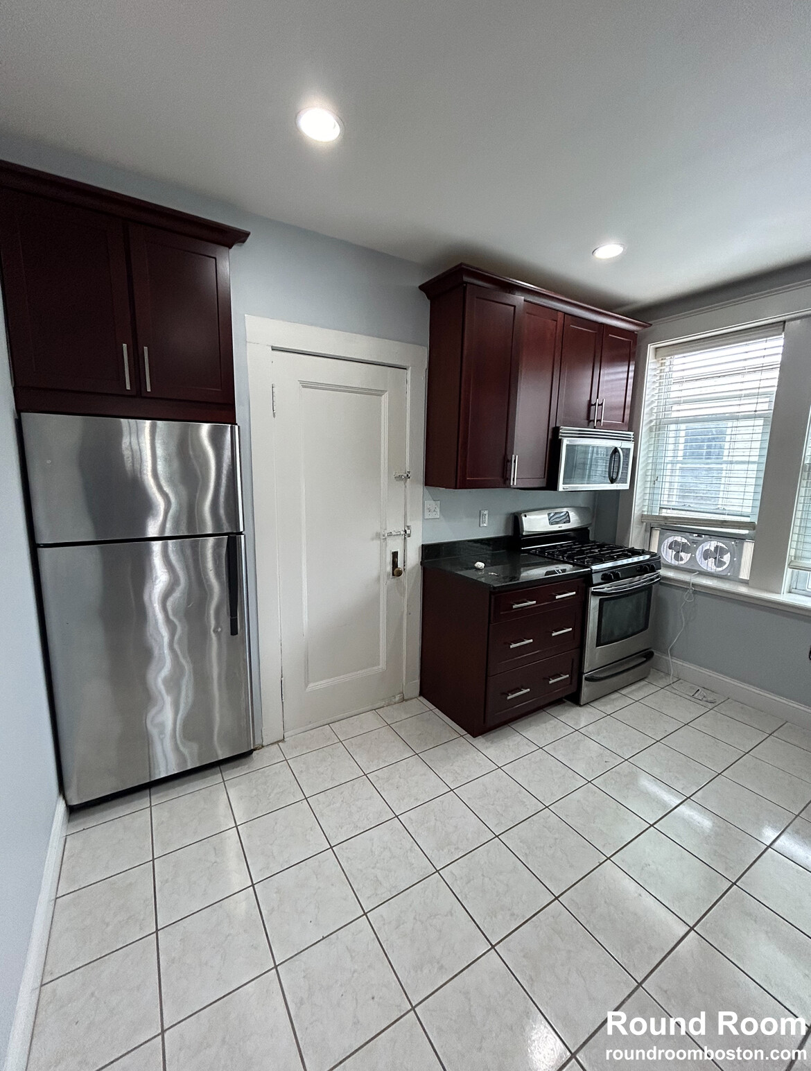 2 bed, 1 bath apartment for rent at 2035 Commonwealth Ave Unit 12A, Brighton — photo 2 of 12