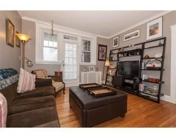 1 bed, 1 bath apartment for rent at 2035 Commonwealth Ave Unit 4, Brighton — photo 1 of 5