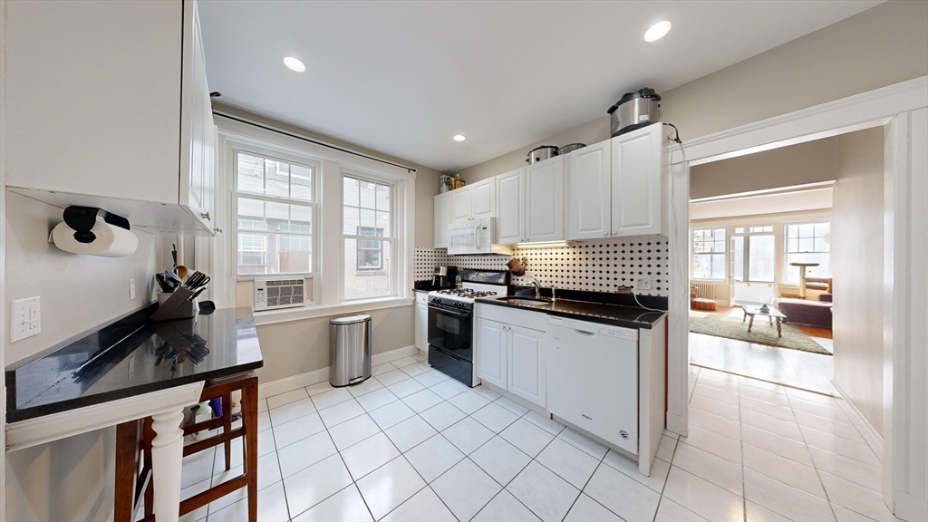 2 bed, 1 bath apartment for rent at 2035 Commonwealth Ave Unit 9, Boston — photo 13 of 15