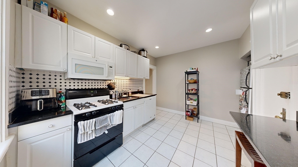 2 bed, 1 bath apartment for rent at 2035 Commonwealth Ave Unit 9, Boston — photo 15 of 15