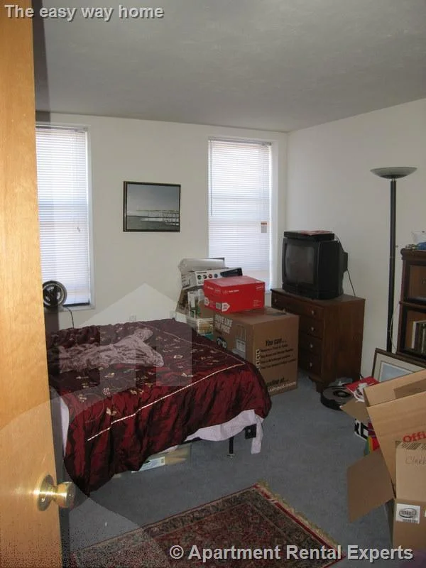 3 bed, 1 bath apartment for rent at 2036 Massachusetts Ave Unit 3, Porter Square — photo 6 of 7