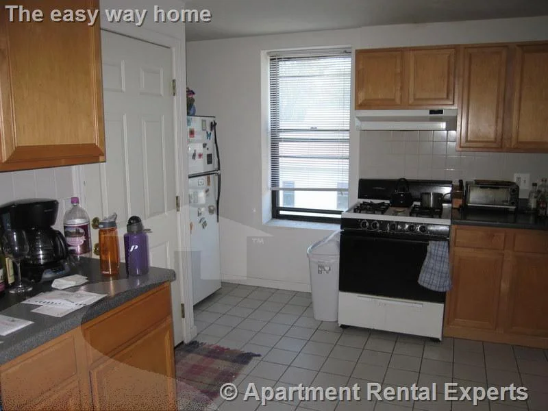 3 bed, 1 bath apartment for rent at 2036 Massachusetts Ave Unit 3, Porter Square — photo 4 of 7