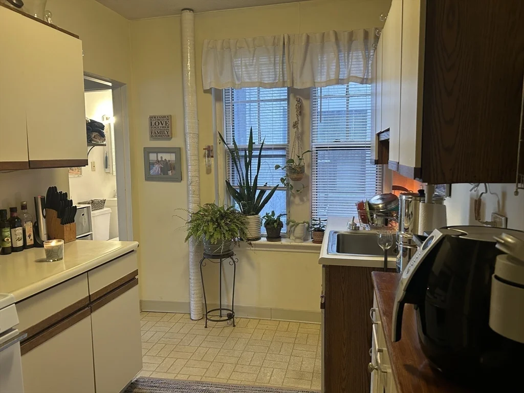 1 bed, 1 bath apartment for rent at 2039 Commonwealth Ave Unit 8, Brighton — photo 17 of 37