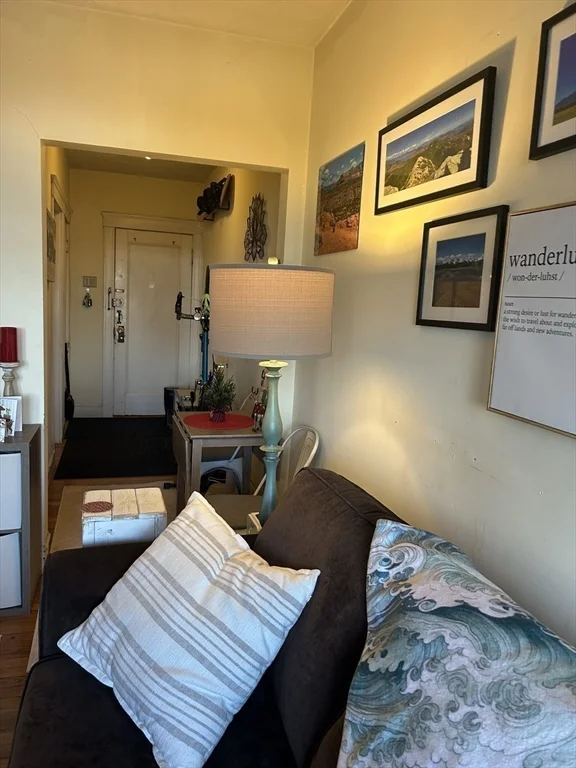 1 bed, 1 bath apartment for rent at 2039 Commonwealth Ave Unit 8, Brighton — photo 15 of 37