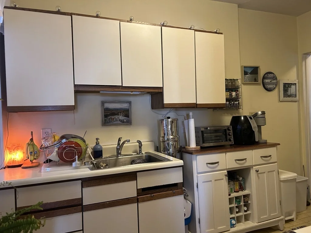 1 bed, 1 bath apartment for rent at 2039 Commonwealth Ave Unit 8, Brighton — photo 21 of 37