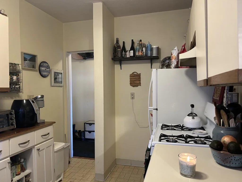 1 bed, 1 bath apartment for rent at 2039 Commonwealth Ave Unit 8, Brighton — photo 23 of 37