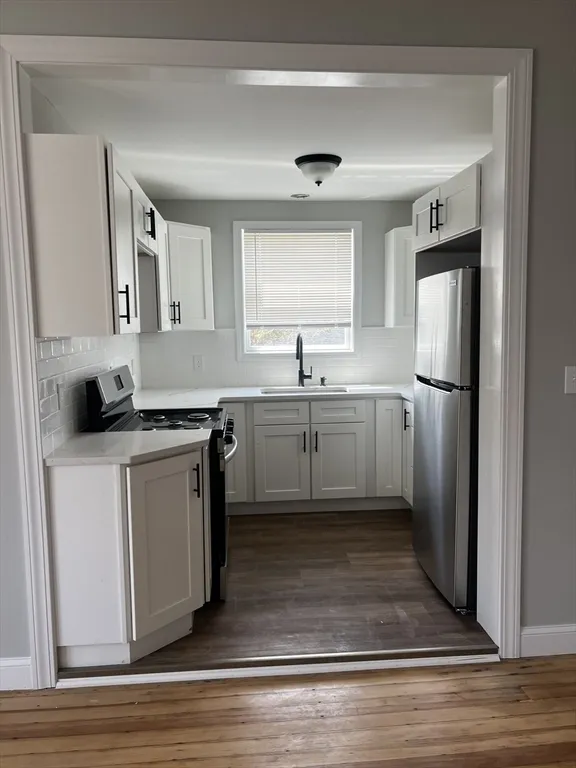 3 bed, 1 bath apartment for rent at 2039 Pleasant St Unit 2, Fall River