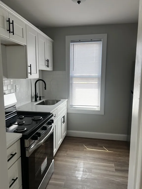 3 bed, 1 bath apartment for rent at 2039 Pleasant St Unit 3, Fall River