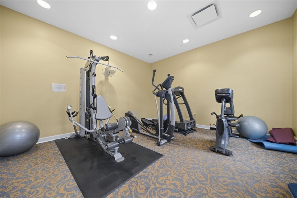 1 bed, 1 bath apartment for rent at 204 Clocktower Dr Unit 304, Waltham — photo 13 of 18