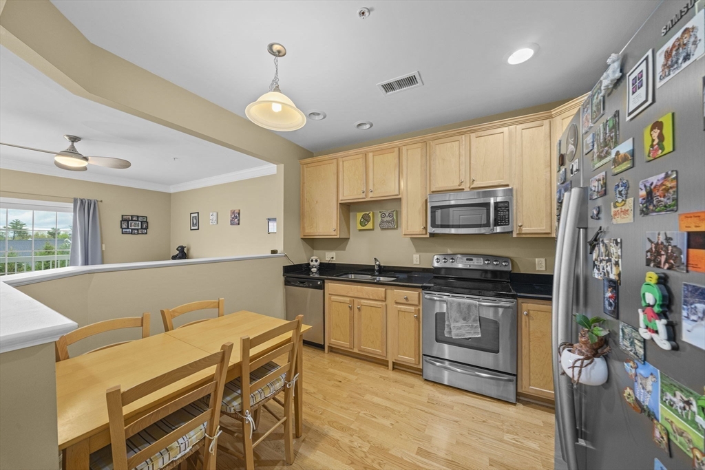 1 bed, 1 bath apartment for rent at 204 Clocktower Dr Unit 304, Waltham — photo 3 of 18