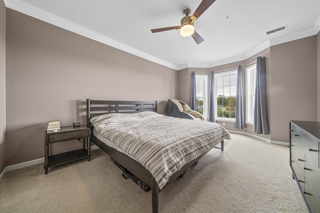 1 bed, 1 bath apartment for rent at 204 Clocktower Dr Unit 304, Waltham — photo 6 of 18