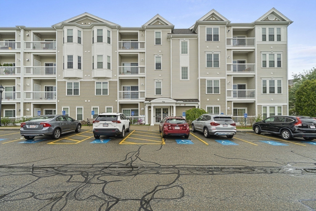 1 bed, 1 bath apartment for rent at 204 Clocktower Dr Unit 304, Waltham — photo 17 of 18
