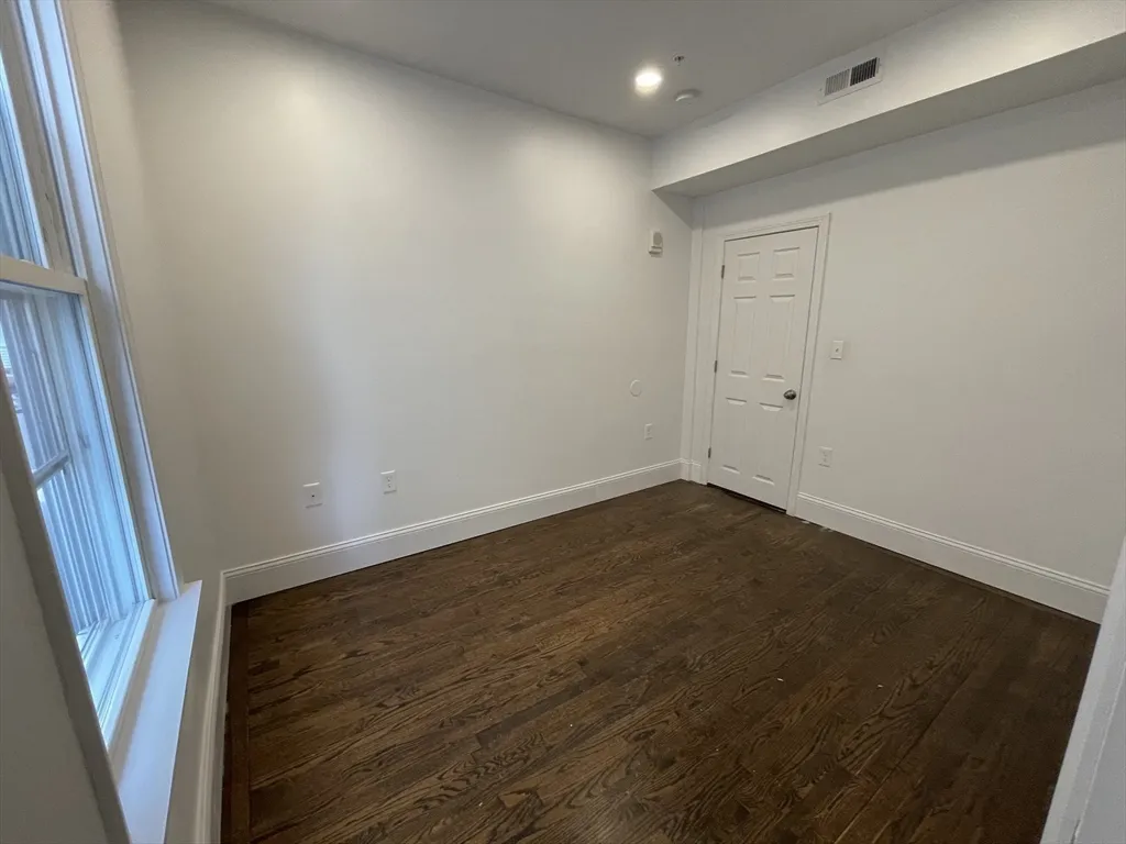 2 bed, 2 bath apartment for rent at 204 East Eagle St Unit 1, Eagle Hill — photo 10 of 15