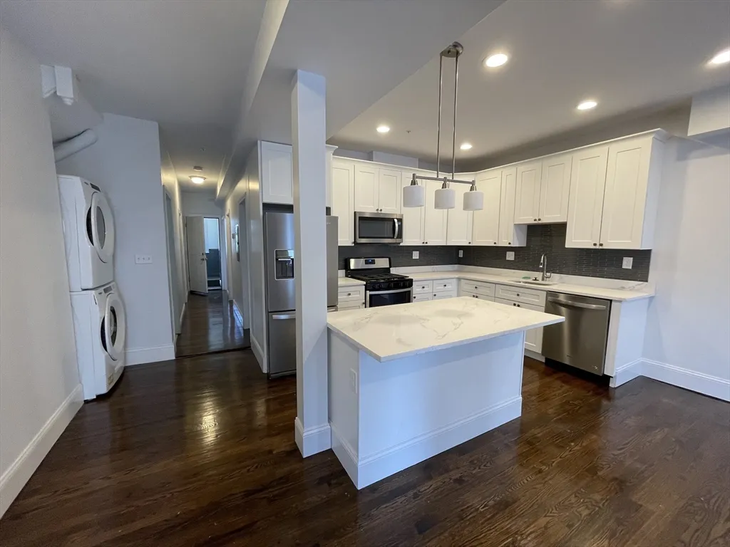 2 bed, 2 bath apartment for rent at 204 East Eagle St Unit 1, Eagle Hill — photo 7 of 15