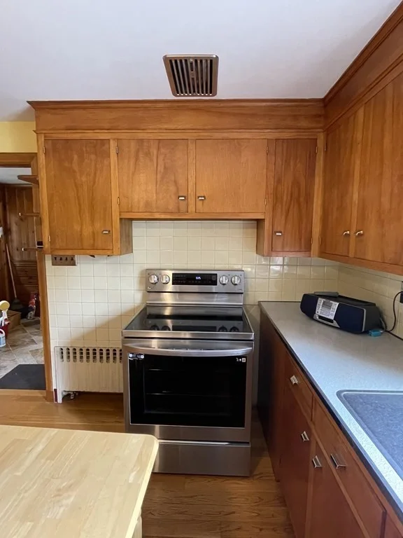 3 bed, 1 bath apartment for rent at 204 Follen Rd, Lexington — photo 9 of 29