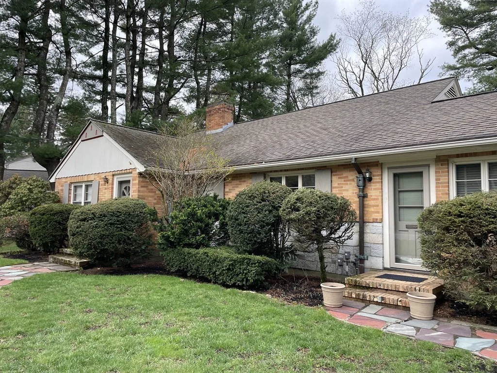 3 bed, 1 bath apartment for rent at 204 Follen Rd, Lexington — photo 1 of 29