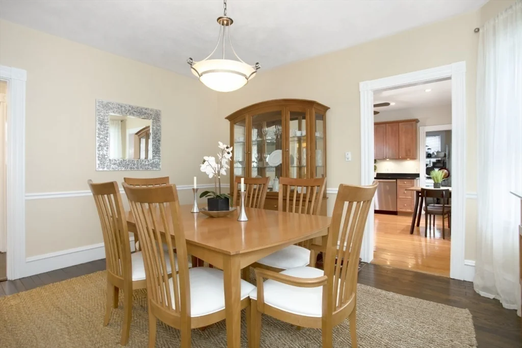 3 bed, 2 bath apartment for rent at 204 Franklin Unit 2, Melrose — photo 7 of 28