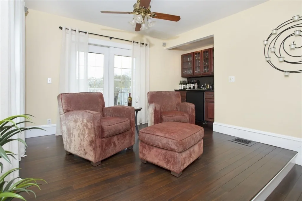 3 bed, 2 bath apartment for rent at 204 Franklin Unit 2, Melrose — photo 14 of 28