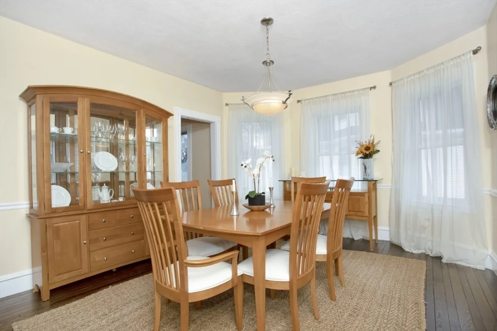 3 bed, 2 bath apartment for rent at 204 Franklin Unit 2, Melrose — photo 8 of 28