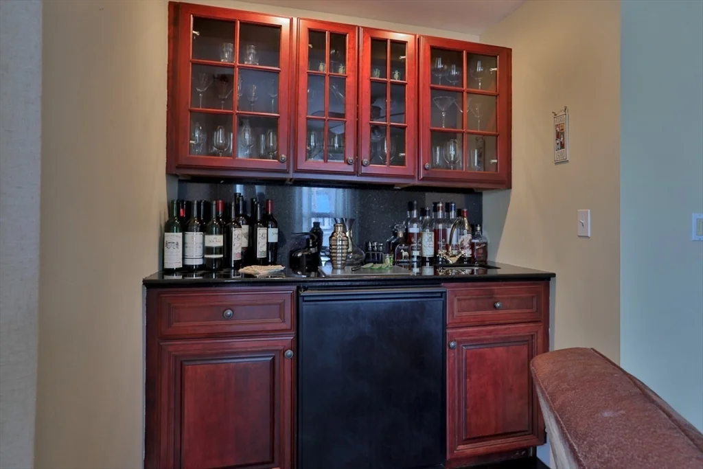 3 bed, 2 bath apartment for rent at 204 Franklin Unit 2, Melrose — photo 23 of 28